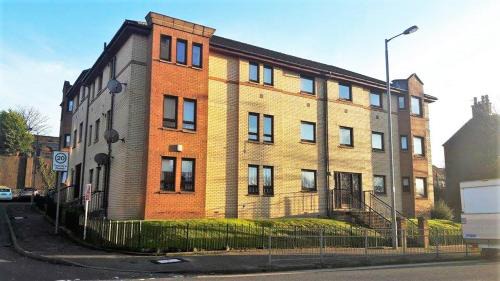 Coatbridge Apartment | Family-Friendly Sunnyside Apartments with High Guest Ratings