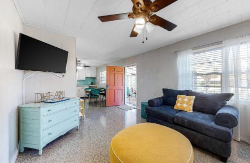 Kiska Beach House | Family-Friendly Retreat at Sunnyside Beach House