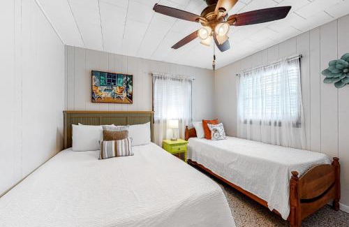 Kiska Beach House | Family-Friendly Retreat at Sunnyside Beach House