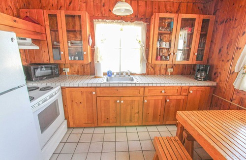 Greenbush Apartment | Sunnyside Combined 6BR 3BA Lakefront Retreat