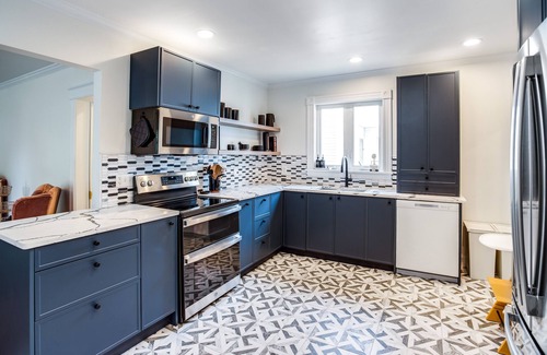 Perinton House | Sunnyside Cottage (3-Bedroom Home) - Pets Allowed by RedAwning