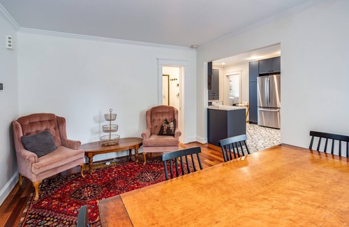 Perinton House | Sunnyside Cottage (3-Bedroom Home) - Pets Allowed by RedAwning