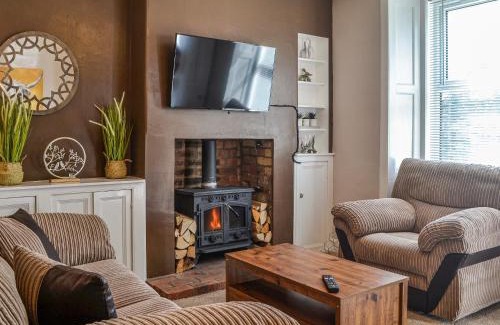 New Galloway House | Discover Sunnyside: Pet-Friendly Retreat with Great Reviews