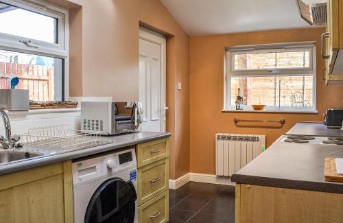 New Galloway House | Discover Sunnyside: Pet-Friendly Retreat with Great Reviews