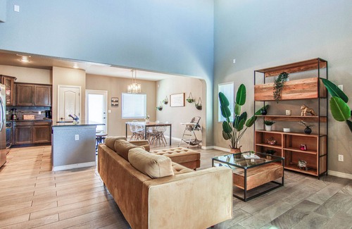 Anthony House | Sunnyside Home - Anthony TX, Pet Friendly, Close to El Paso and Las Cruces