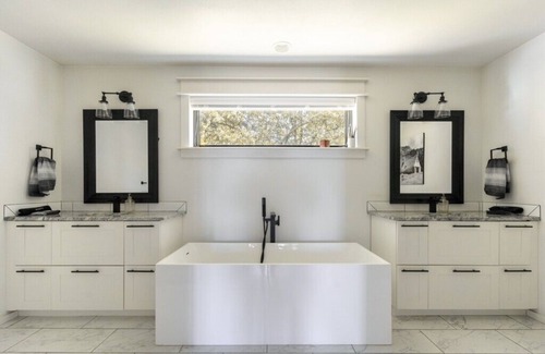 West Lake Stevens House | Top-Rated Sunnyside Sanctuary for Families and Relaxation