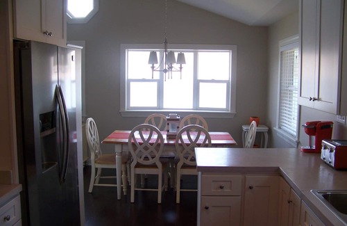 Middlesex Cottage | Pet-Friendly Sunnyside Shore: Lakefront Retreat for Families