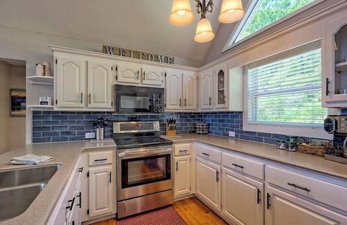 Hiawassee House | Unwind by the Water: Hot Tub, Firepit & Covered Boat Slip