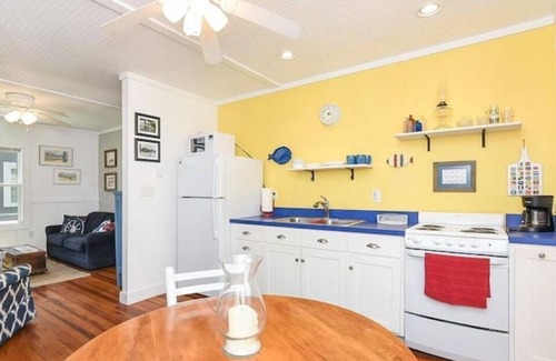 Colonial Beach Cottage | Dog-Friendly Waterfront Cottage with Perfect 10 Rating