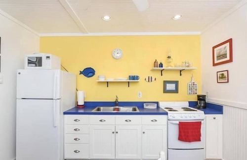 Colonial Beach Cottage | Dog-Friendly Waterfront Cottage with Perfect 10 Rating