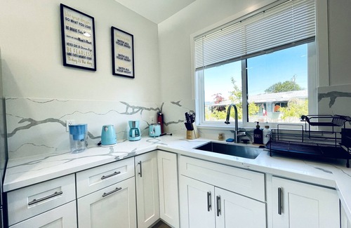 Snail House | Charming Sunnyvale Home with Breakfast & Family-Friendly Amenities