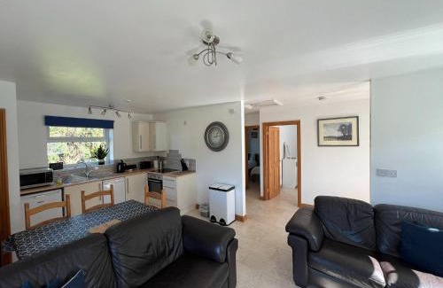 Saint Briavels House | Sunnyview Annexe: Family-Friendly Stay with Top Reviews