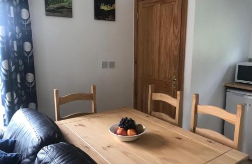 Saint Briavels House | Sunnyview Annexe: Family-Friendly Stay with Top Reviews