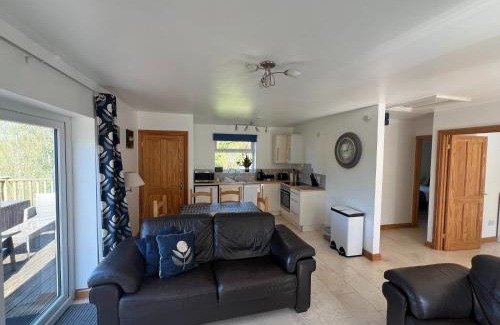 Saint Briavels House | Sunnyview Annexe: Family-Friendly Stay with Top Reviews