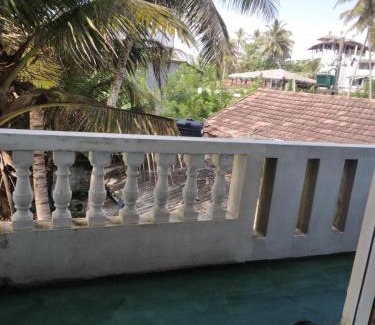 Bandaramulla House | SunRay Rest - Beach View Homestay with Oceanfront Amenities