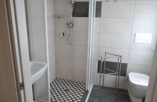 Magazzeno Hotel | Accessible Sunrise Resort with Pool & Family-Friendly Amenities