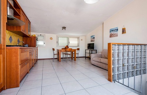 Aci Trezza Apartment | Inviting Sunrise Apartment II with Breakfast and Kitchen Access