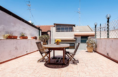 Aci Trezza Apartment | Inviting Sunrise Apartment II with Breakfast and Kitchen Access