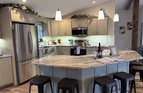 Valois House | Experience Sunrise at the Sawmill - Couples' Retreat Awaits!