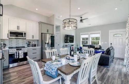 Colington House | Oceanfront Sunrise Bliss: Guest Rated 10/10 for Families