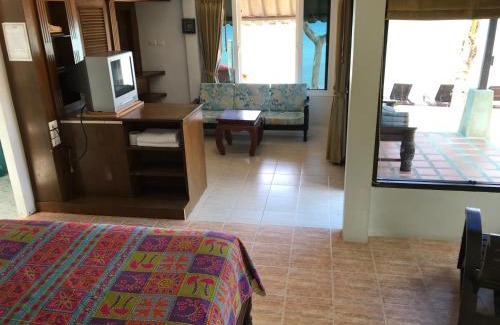 Maret Hotel | Oceanfront Sunrise Bungalow: Ideal for Family Getaways