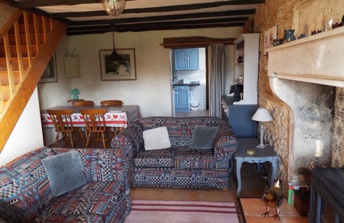 Val de Charente Cottage | Tranquil Sunrise Cottage with Pool, Near Bars & Restaurants