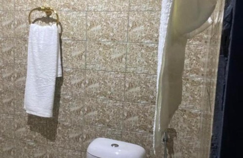 Bonapriso Hotel | Welcoming Sunrise Center Bonapriso: Breakfast & Family Fun