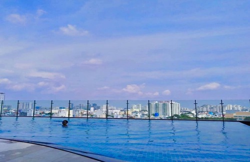 District 7 Apartment | Inviting Sunrise City View in District 7, Ho Chi Minh