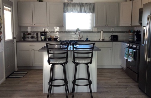 Yucca Valley Cabin | Kid-Friendly Sunrise Cottage in Beautiful Flamingo Heights