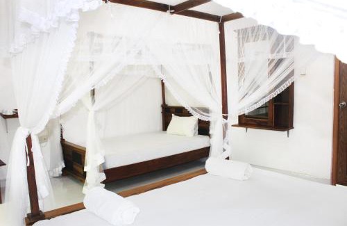 Sigiriya Hotel | Guest Rated Sunrise Cottage: Poolside Bliss Awaits You