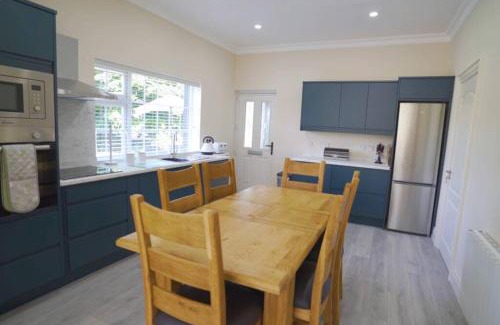 Lough Gowna Villa | Inviting Sunrise Cottage on Lough Gowna - Rated 9.2/10
