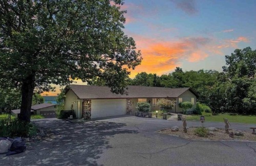 Mountain Home House | Serene Sunrise Cove Lakehouse with Breathtaking Views