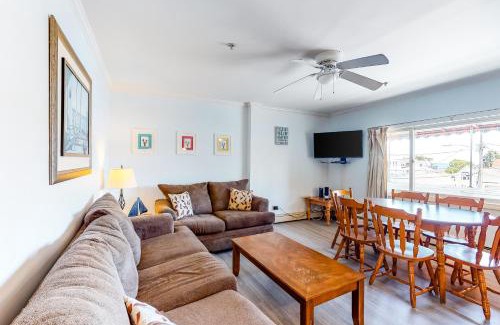 Old Orchard Beach Apartment | Family-Friendly Retreat at Sunrise Deck with Great Reviews