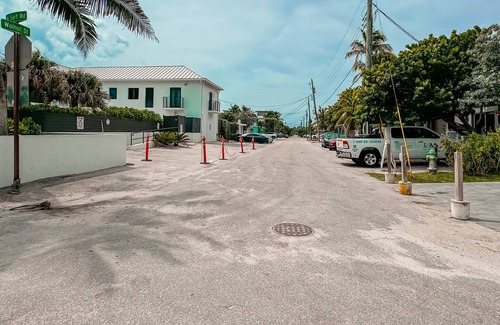 North Beach Apartment | Sunrise Delight Pet-friendly 2-min Walk to Beach