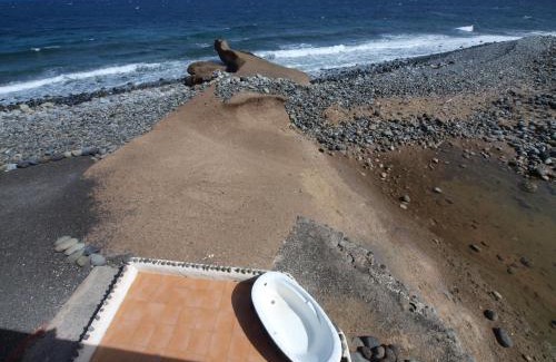 Los Gavilanes Apartment | Experience Sunrise at the Sea with Oceanfront Views