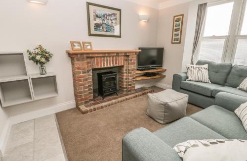 Muston House | Pet-Friendly Sunrise Hotel: 4-Star Stay with Perfect Reviews