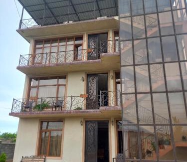 Anaklia House | Cozy Sunrise Guest House: Highly Rated with Kitchen Access