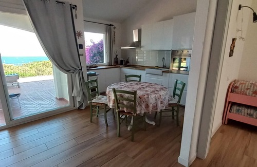 Capoliveri House | Alba a Straccoligno: Perfect Family Retreat with Garden