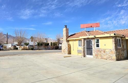 Inyokern Hotel | Sunrise Inn