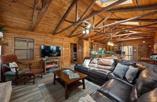 Spicewood House | Sunrise Lodge on Lake Travis