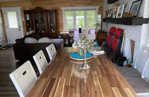 Kawartha Lakes Cottage | Cozy Sunrise Cottage on Pigeon Lake - Family Friendly Escape