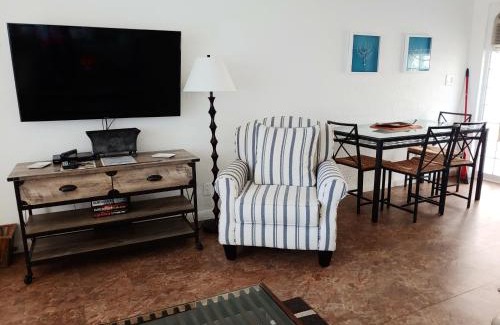 Hillsboro Beach Apartment | Oceanfront Sunrise Suites with Private Beach Access