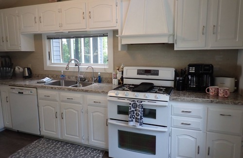 Wabasha House | Unwind at Sunrise on Skyline: Indoor Pool & Gorgeous Views