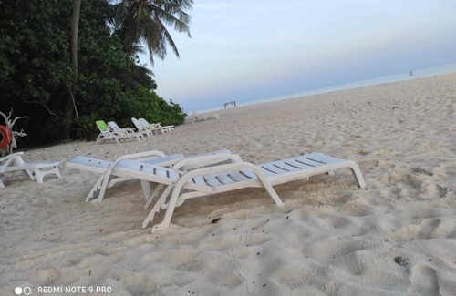Fodhdhoo House | Relaxing Sunrise PRIVHOTEL with Private Beach & Ocean Views