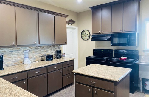 Matagorda House | Perfect Getaway at Sunrise Properties - Family-Friendly Stay
