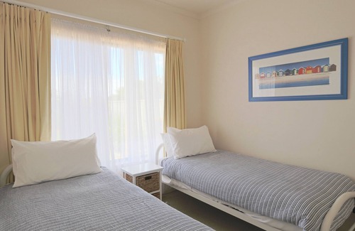 Waterhouse House | Lake View Bliss at Sunrise Robe - Rated 9.6/10 by Guests