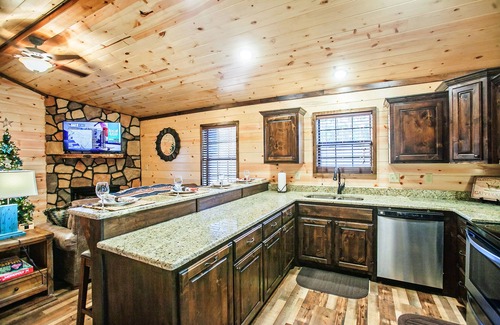 Octavia Cabin | Unforgettable Sunrise Sanctuary: Scenic Views & Cozy Amenities