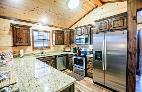 Octavia Cabin | Unforgettable Sunrise Sanctuary: Scenic Views & Cozy Amenities