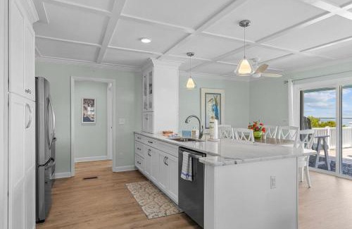 Marshallberg House | Pet-Friendly Sunrise Sound Cottage for Family Getaways