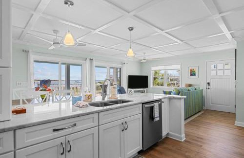 Marshallberg House | Pet-Friendly Sunrise Sound Cottage for Family Getaways